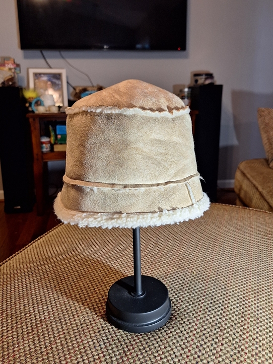GAP Accessories - GAP Tan Suede-Look Sherpa Bucket Hat Unisex